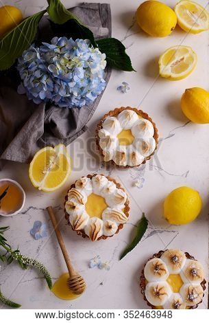 Vegan Lemon Meringue Tart.style Vintage. Selective Focus