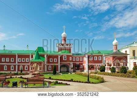 On The Territory Of The Nikolo-peshnoshsky Monastery In The Village Of Lugovoi, Dmitrovsky District,