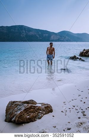 Beautiful Tropical Island Beach - Koh Kham, Trat Thailand Pattaya Asia, Men Relax On Tropical Island