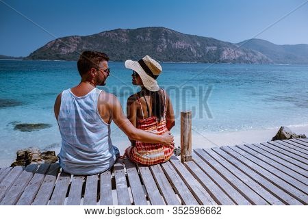Beautiful Tropical Island Beach - Koh Kham, Trat Thailand Pattaya Asia, Couple Relax On Tropical Isl