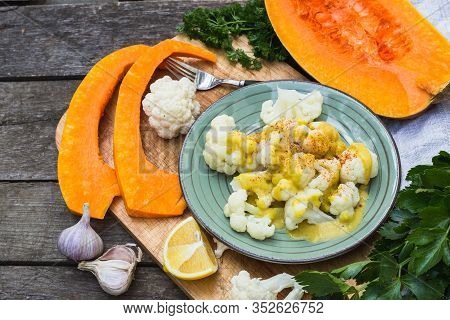 Steamed Cauliflower With Cheese Sauce And Pumpkin