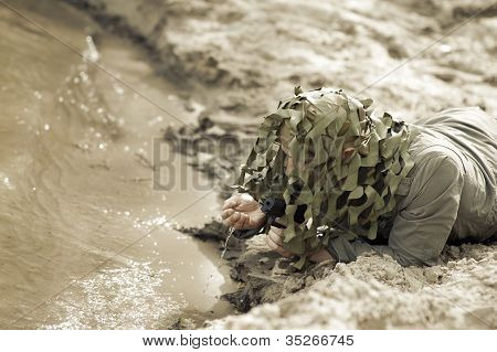 Militære camouflerede mand