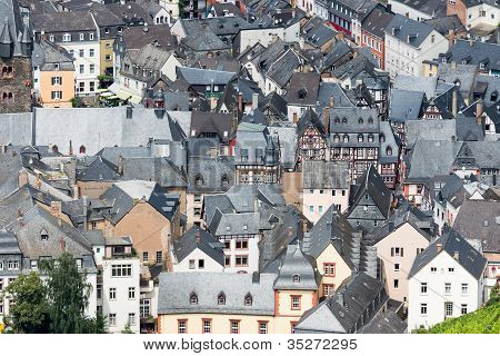 Luftbild von Bernkastel-Kues an der Mosel in Deutschland