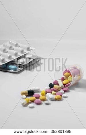 Medicines, Tablets And Capsules For The Treatment Of Influenza, Coronavirus And Respiratory Diseases