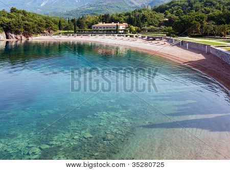 Spiaggia di Milocher di sabbia rosa (montenegro, Sveti Stefan)