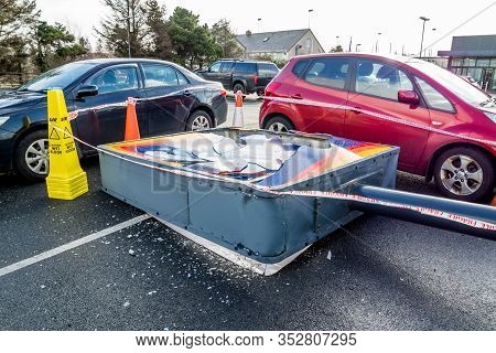 Dungloe, County Donegal , Ireland - February 17 2020 : Broken Aldi Sign Due To The Storm