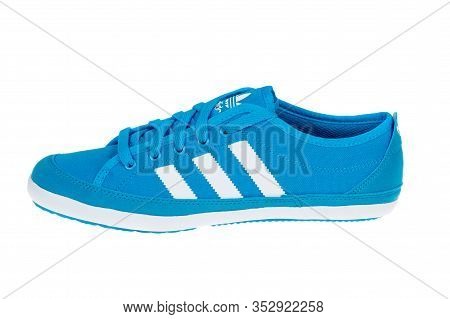 Varna , Bulgaria - April 4, 2015 : Adidas Originals Nizza Shoe. Isolated On White. Product Shots