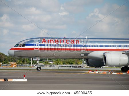 Avião de passageiros da American Airlines