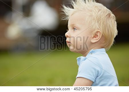 Kleiner Junge