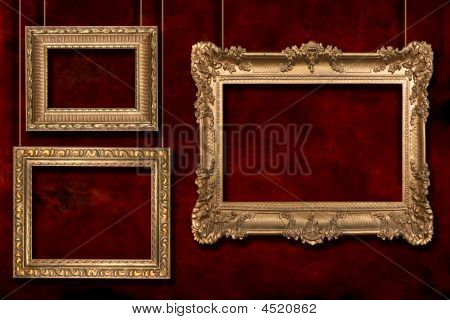 Altın çerçeveler, Tel direkleri asılı