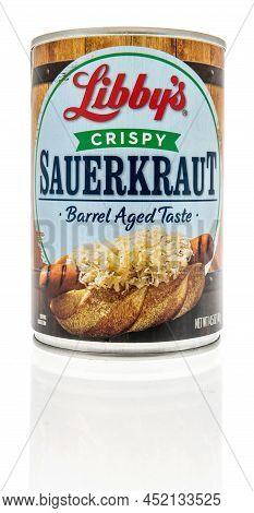Winneconne, Wi -1 April 2022: A Package Of Libbys Crispy Sauerkraut On An Isolated Background