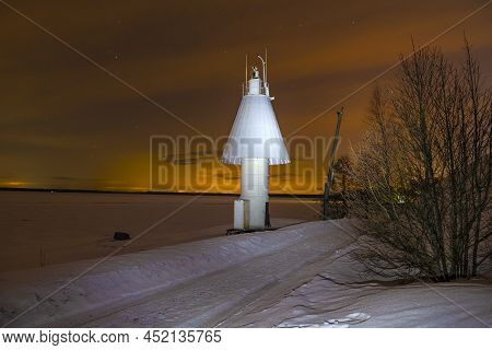 Luminous Front Leading Sign Of Patteri Linear Navigational Alignment On The Coast Of The Gulf Of Fin