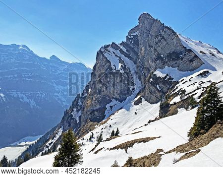 Rocky Peak Mättlistock (maettlistock Or Mattlistock, 1911 M) In The Glarus Alps Mountain Range, Over
