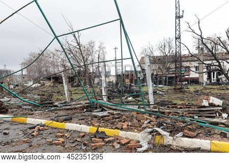 Bucha, Ukraine - Apr. 03, 2022: Chaos And Devastation On The Streets Of Bucha After The Exit Of The 