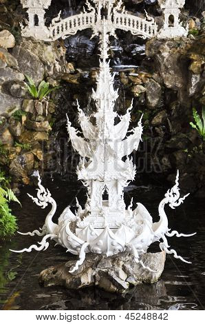 Natív Thai stílusban a Rong Khun templom, Chiang Rai, Thaiföld