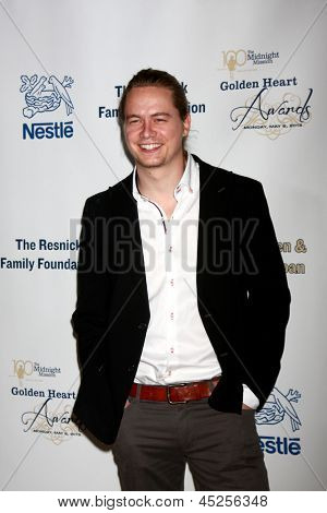 LOS ANGELES - 6 mei: Christoph Sanders arriveert bij de 2013 middernacht missie 