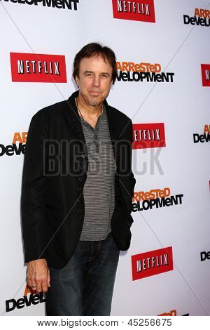 LOS ANGELES - 29 APR: Kevin Nealon arriva presso la 