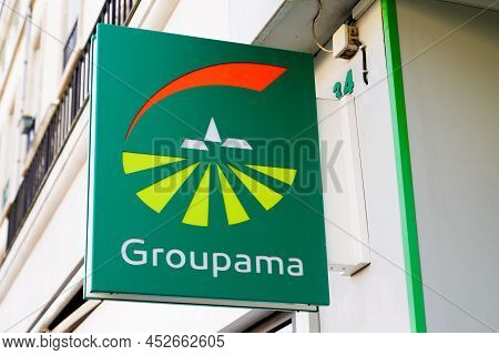 Bordeaux , Aquitaine  France - 03 27 2022 : Groupama Logo Sign And Text Brand On Wall Facade On Offi