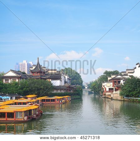 Nanjing Confucius Temple og båden på floden