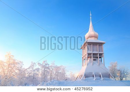 Architettura di Kiruna cattedrale monumento Svezia al crepuscolo