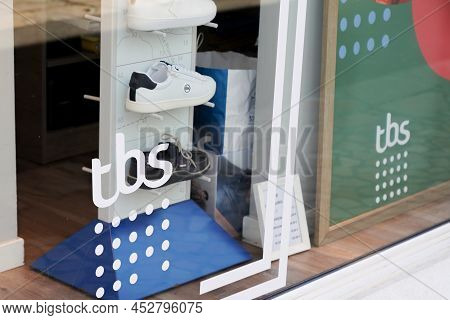 Bordeaux , Aquitaine  France - 04 10 2022 : Tbs Logo And Text Sign Of Clothing Boat And Shoes Brand 