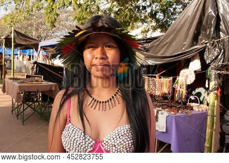 Brasilia, Df, Brazil-april 13, 2022: Indigenous Natives From All Over Brazil, Descend Upon Brasilia,