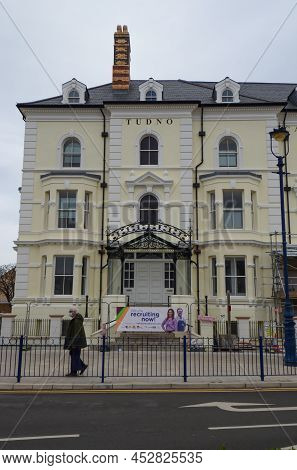 Llandudno, Uk: Apr 10, 2022: Rebuilding Work Of The Historic Victorian Style Tudno Castle Hotel Is N