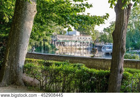 Aranjuez, Spain - May 29, 2021: Riverside Restaurant Seen From The Jardin Del Principe (prince´s Gar