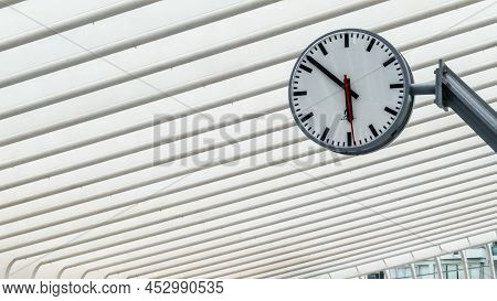 Liege, Belgium - August 22, 2013: Clock And Architectural Detail Of The Modern Liege-guillemins Rail