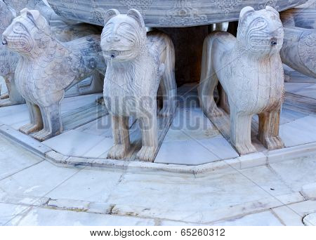 Alhambra Moorish Courtyard Lions Fountain Statue Granada Andalusia Spain