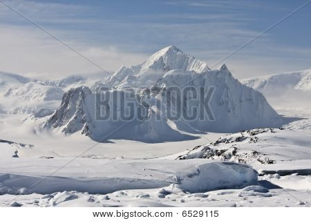 schneebedeckten Gipfeln
