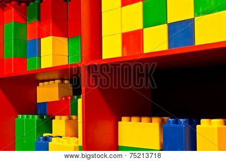 Cubus In The Shelf
