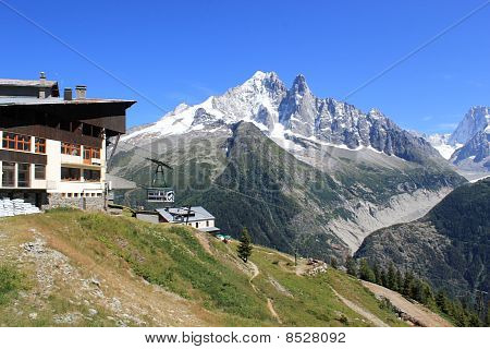 Estación de Flegere y Mont-blanc en los Alpes, Francia