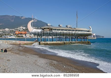Restaurant On The Seafront Of Yalta Stylized Greek Ship Argo