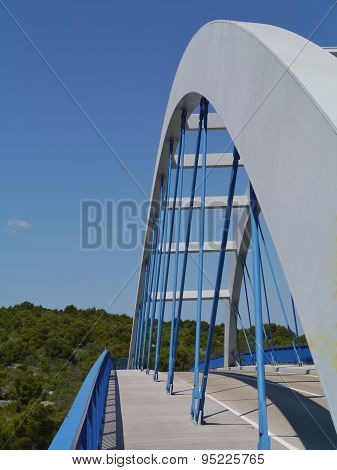 The bridge over the Zdrelac strait