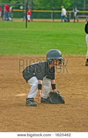 Menino jogando beisebol
