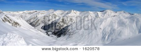 Gamme de haute montagne avec neige, Les Orres, Alpes, France, Panorama