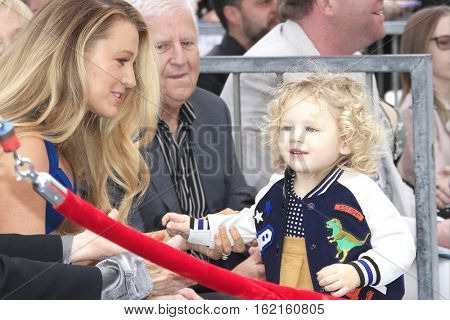 LOS ANGELES - DEC 15: Blake Lively, daughter James at a ceremony as Ryan Reynolds is honored with a star on the Hollywood Walk of Fame on December 15, 2016 in Los Angeles, California