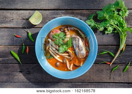 Thai Spicy Canned Sardines Salad with Yanagi Mutsutake