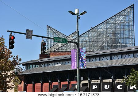 CHATTANOOGA, TN - OCT 5: Tennessee Aquarium in Chattanooga, as seen on Oct 5, 2016. It opened in 1992 on the banks of the Tennessee River in downtown Chattanooga, with a major expansion added in 2005.