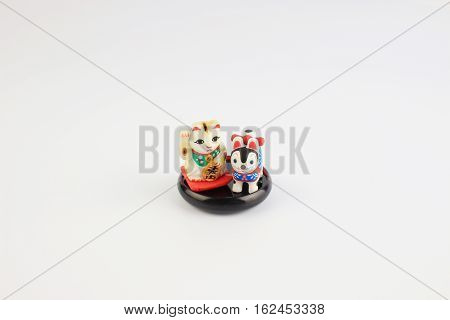 The Tiny Of Manekineko And Inuhariko
