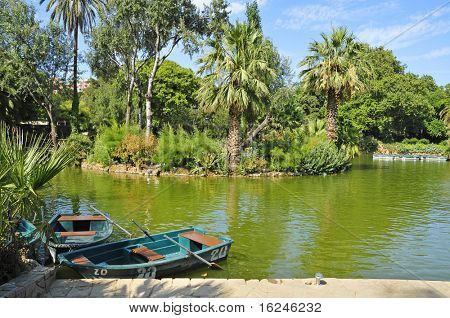 En vy av sjön Parc de la Ciutadella, i Barcelona, Spanien