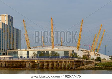 London, United Kingdom - August 17: Horizontal View Of The O2 Arena And Canary Wharf On August 17, 2