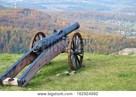 Slovakia Zvolen 2016 october 23 history cannon at the  ruins of the castle