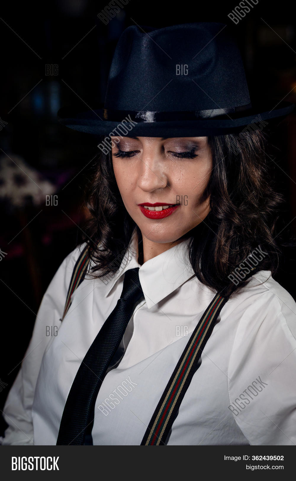 Female gangster hat Clearance