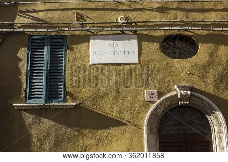 Perugia, Italy - December 10 2016: Sigpost Of The Famous Via Acquedotto In Perugia, Italy