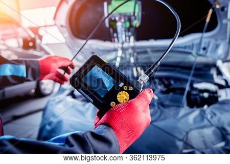 Video Investigate. Engine Diagnostics. Car Repair Service