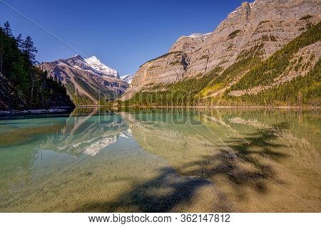 Mount Robson And Whitehorn Mountain, Kinney Lake, Jasper Alberta Kanada