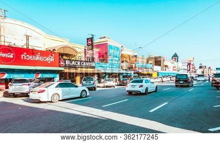 Chachoengsao/thailand-november 23,2019: View Of The Good Place For Tourists When Want To Find Some D
