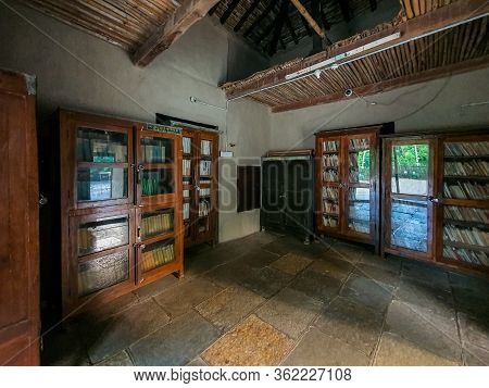 2nd October 2019, Sevagram, India-view Of The Interiors Of The Room Where Mahatma Gandhi Stayed At S